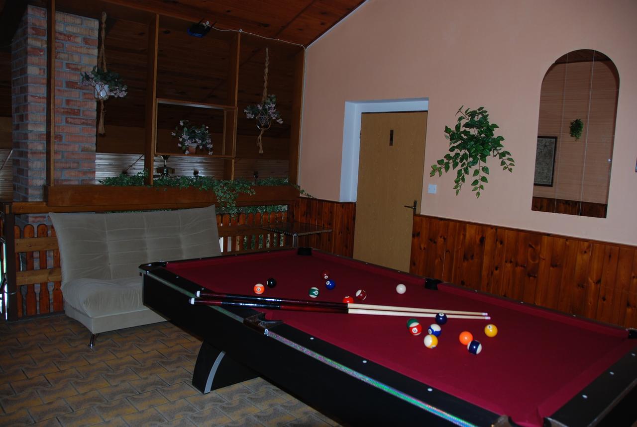 Rodinny "Hotel U Mustku" Desná Exterior foto